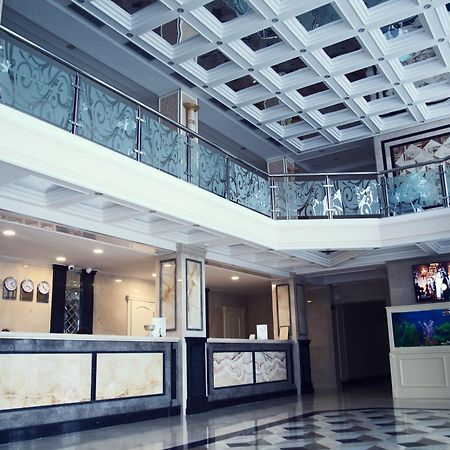 Salut Hotel Алматы Экстерьер фото