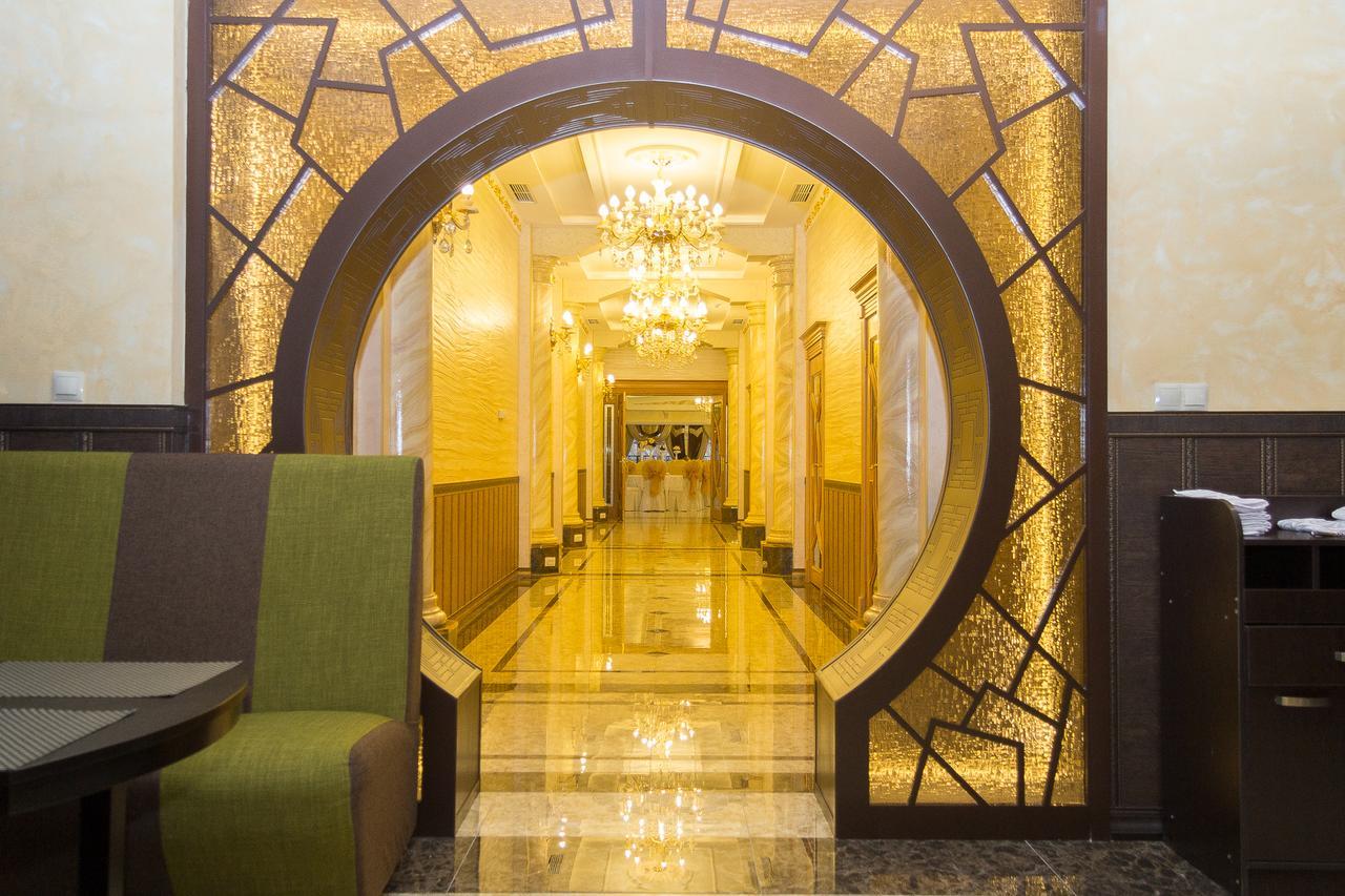 Salut Hotel Алматы Экстерьер фото