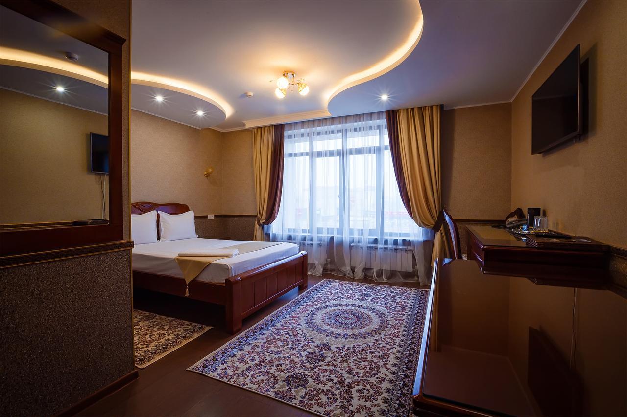 Salut Hotel Алматы Экстерьер фото