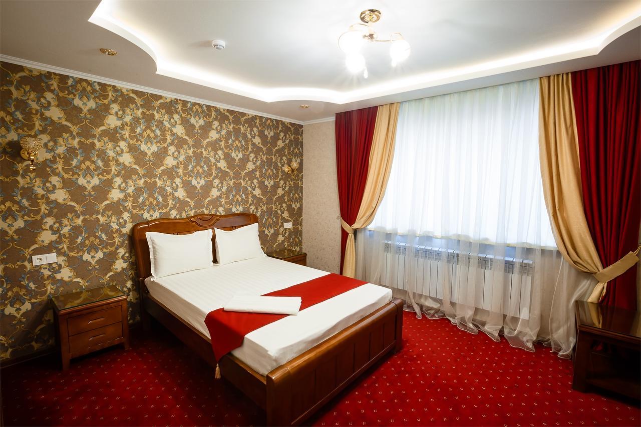 Salut Hotel Алматы Экстерьер фото