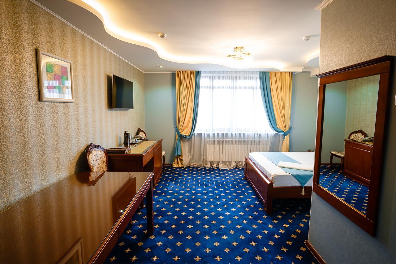 Salut Hotel Алматы Экстерьер фото