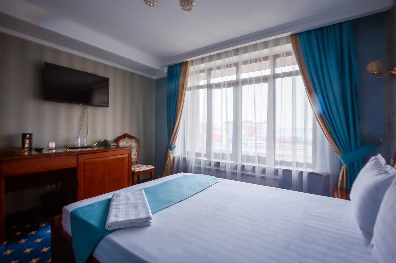 Salut Hotel Алматы Экстерьер фото