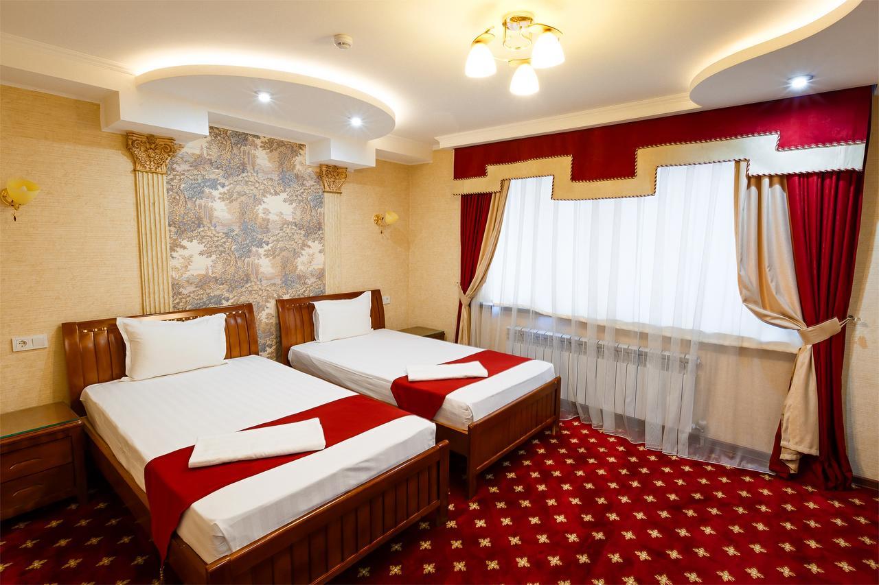 Salut Hotel Алматы Экстерьер фото